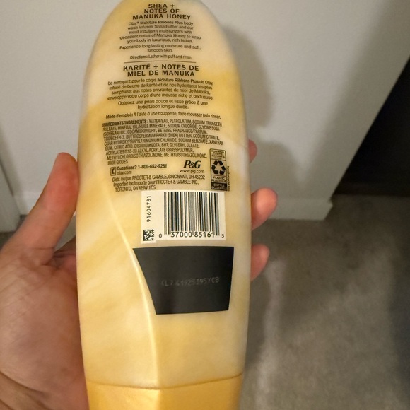 Olay Moisture Ribbons Plus Body Wash SHEA + MANUKA HONEY | 18 oz - Picture 3 of 4